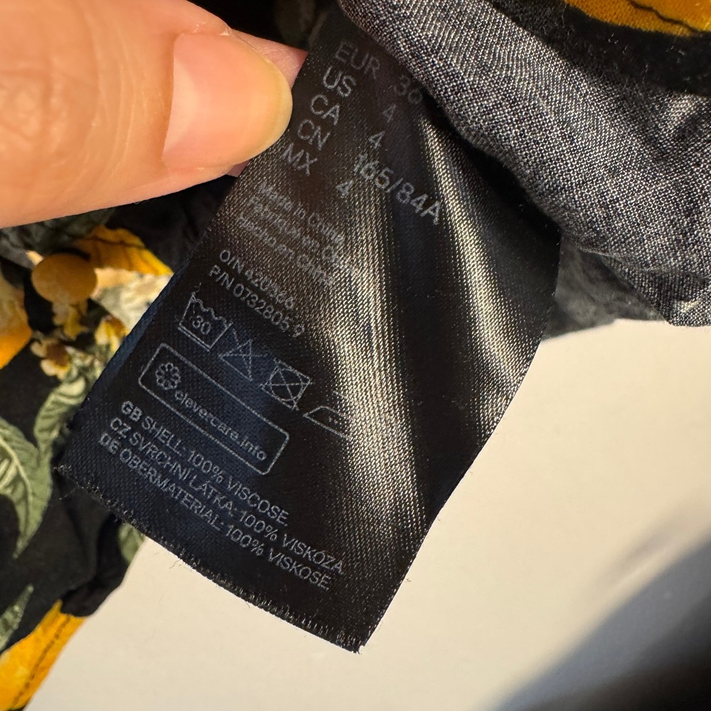 Vtg Y2K H&M Divided Lemon Citrus Crop Top Whimsical Black Yellow Sz 4 maximalist - Picture 7 of 11